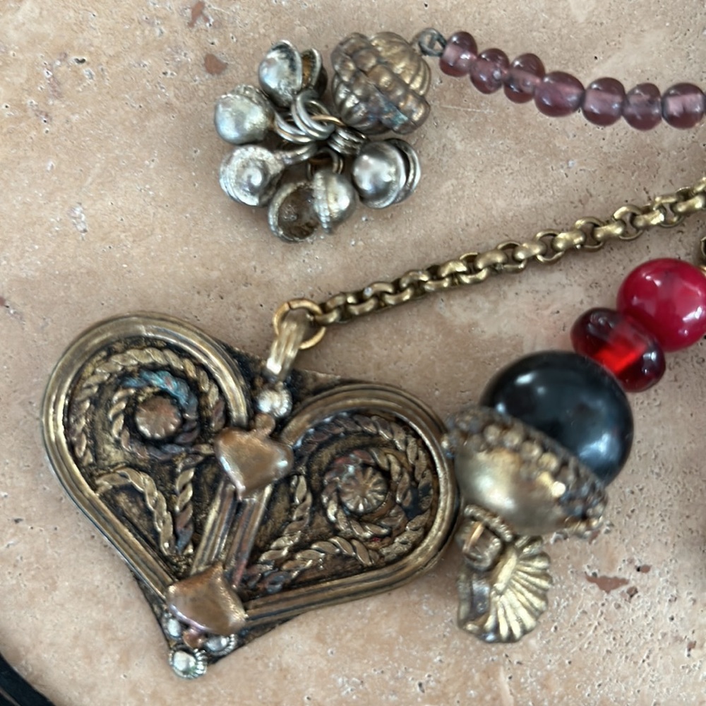 VTG BohoMetal Heart and beads necklace on silk string, gold color